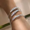 Pulseira Jieding de Aço Inoxidável Prata com Zircônia Cruz Europeia e Americana Atacado Transfronteiriço Pulseira de Joia para Mulheres Pulseira Aberta de Luxo Leve