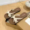 Chinelos de Laço para Verão Feminino, Novos Sandálias Versáteis da Moda Casual Estilo Ins, Sapatos de Praia Antiderrapantes Casuais para Exterior