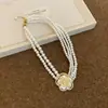Colar de Pérolas em Camadas com Flores Incrustadas de Diamantes, Estilo Elegante Retrô Francês, Corrente para Clavícula, Sensação de Luxo Leve e Alto Padrão