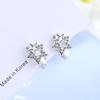 Pendientes de moda para mujer con incrustaciones de diamantes, hebilla de oreja de estrella de cinco ángulos, temperamento japonés y coreano, nicho simple, joyería de viento frío, hebilla de oreja