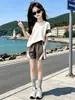Traje Deportivo de Secado Rápido para Niñas Verano 2026 Nuevo Atuendo de Verano Elegante para Niños Mayores, Conjunto de Dos Piezas con Pantalones Cortos de Manga Corta