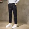 Pantalones Casuales Marrones de Hong Kong para Hombre, Nuevo Estilo Primavera y Otoño, Pantalones Rectos de Corte Delgado de Nueve Puntos, Pantalones de Traje