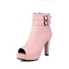 2025 Novas Botas Femininas de Outono/Inverno com Fivela e Plataforma D'água Salto Alto Grosso Cano Curto Bico Peixe Botas Cool 32-43 Botas de Comércio Exterior
