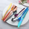 Venta al por mayor Acero Inoxidable 304 Cubiertos Estilo Occidental Modelo Nuevo Chapado en Titanio Mango Cuadrado Mango Esmerilado Cuchillo para Bistec, Tenedor, Cuchara Juego de Cuatro Piezas