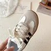 Zapatillas de entrenamiento alemanas para niñas, nueva colección primavera y otoño 2026, zapatillas deportivas infantiles para niños, zapatillas ligeras de suela blanda para niños, de moda