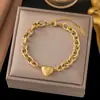[Collar + Pulsera] Estilo Francés Ins de Lujo Accesible Cadena para Clavícula de Corazón Estilo Dulce Collar de Acero de Titanio con Borla de Corazón de Melocotón para Mujer