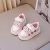 Zapatos de Tabla para Niñas 2026 Primavera/Otoño Nuevos Zapatos Casuales de Cuero para Niños Suela Suave para Bebés Zapatos para Niños Pequeños Zapatos Deportivos