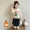Moletom Feminino Outono/Inverno 2025 Novo Estiloso Infantil Bebê Final do Outono Casual Gola Redonda Manga Longa Forrado com Fleece Top Tendência