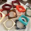 Pulseiras Quadradas e Redondas em Acrílico Gradiente Europeias e Americanas, Pulseiras Modernas, Simples, Versáteis, Joias com Design Único de Nicho