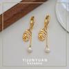 Pendientes de hoja de perla de agua dulce de lujo, originales, europeos y americanos, accesibles, elegantes y versátiles, con microincrustaciones de circonita de alta gama para mujer.