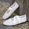 Sapatos Planos Slip-On Preguiçosos de Tamanho Grande 2026 Verão Novo Transfronteiriços Malha Respirável Florais Bico Quadrado Casuais para Mulheres