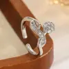 Colección de Anillos de Latón Plateado con Circonita de Moda Más Vendidos, Anillos de Plata de Lujo Ligero Transfronterizos, Versátiles para el Uso Diario