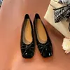 Zapatos Mary Jane de Tacón Grueso Mariposa Mismo Estilo Uva Mujer 2026 Nuevos Zapatos Planos de Ballet Franceses de Tacón Bajo Versátiles de Boca Baja