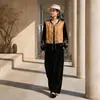 Nuevo atuendo de primavera estilo chino, moderno y elegante para mujeres de mediana edad en 2026: un conjunto casual versátil y moderno que presenta un chaleco abotonado de estilo chino y un conjunto de tres piezas