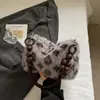 Bolso de Terciopelo Relleno para Mujer 2025 Otoño e Invierno Nuevo Bolso de Mano Bolso de Hombro de Nicho Bolso Tote Simple de Moda Bolso de Axila