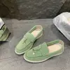 Mocassins com solas macias, confortáveis de usar, com design de fivela, nova coleção outono 2026, estilo britânico, sapatos casuais sem cadarço, mocassins fáceis de calçar
