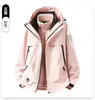 Chaqueta casual y cálida tres en uno hecha a medida para exteriores para hombres y mujeres, con un diseño desmontable, impermeable y a prueba de viento, adecuada para otoño e invierno