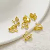 Accesorios de joyería DIY clip de oreja sin perforación con clip de oreja de triángulo colgante para niña accesorios de pendientes anti-perforación material