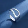Anillo geométrico coreano hueco liso para mujer, apertura, diseño de nicho, personalidad simple, transmisión en vivo transfronteriza, distribución en el lugar