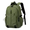 Mochila casual para homens e mulheres, adequada para viagens, atividades ao ar livre, caminhadas e uso diário. Leve, versátil e com grande capacidade, tornando-a ideal para estudantes universitários e montanhismo.