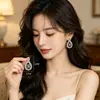 Brincos de Prata S925 com Pino de Agulha, Formato de Gota com Esmeralda, Estilo Exótico com Toque de Luxo, Totalmente Cravejados com Diamantes, Super Brilhantes, Brincos Versáteis e Elegantes para Mulheres