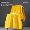 Toalla de baño de coral fleece para exportación, engrosada y ampliada, no se decolora, absorbente y de secado rápido, toalla de baño Amazon