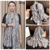 Bufanda elegante de seda Hangzhou con protección solar y letras para mujer, ideal para primavera y otoño, fina y larga, chal de satén de verano.