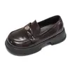 Zapatos de cuero gruesos de tacón grueso estilo francés JK para mujer, nuevo modelo de verano 2026, que aumentan la altura, versátiles, mocasines retro de suela blanda