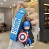 Llavero de Spider-Man, colgante de figura creativa de Capitán América, decoración para mochila de niños, pequeño regalo para llaves de coche