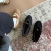 Zapatos peludos de moda para mujer, nuevo modelo 2025, estilo de hada suave, diseño de camelia, zapatos Mary Jane cálidos sin cordones