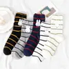 Calcetines Coreanos Estilo Transfronterizo, Colección de Calcetines de Algodón Peinado de Caña Media, Calcetines de Dibujos Animados Japoneses, Calcetines para Mujer 200N, Venta al por Mayor de Calcetines de Algodón