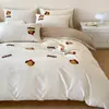2026 Nuevo Modelo Clase A Grado Materno e Infantil Juego de Cuatro Piezas de Algodón Lavado con Bordado de Toalla, Juego de Ropa de Cama de Cuatro Piezas de Algodón Puro Disponible para la Venta