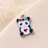 Accesorios de joyería de aleación de dibujos animados con forma de gota de aceite y pequeño panda, colgante para bolsa DIY, llavero, accesorios para collar en stock, venta al por mayor