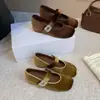 Sapatos Mary Jane Quadrados de Veludo Retrô para Mulheres, Outono 2026 Novos Versáteis com Velcro de Strass, Sapatos Rasos Planos