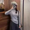 Suéter Gola Alta Liso Popular com Camisa Base para Mulheres Primavera e Outono 2025 Novo Suéter de Tricô Único e Bonito