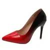 Sapatos de salto alto com salto fino para mulheres, novo modelo da primavera de 2026, saltos de tamanho grande, elegante e sofisticado, cor degradê, bico fino 4243