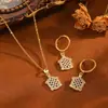 Aretes y Collar de Moda Europea y Americana Transfronterizos con Incrustaciones de Circonita en Cobre y Set de Joyería para Mujer, Set de Pinza para Oreja con Cadena de Acero Inoxidable de Lujo Ligero