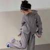Conjunto de Sudadera de Forro Polar para Niñas Otoño e Invierno, Nuevo Conjunto de Dos Piezas con Sudadera con Capucha y Pantalones Largos para Niños, Elegante y Moderno para Niñas