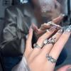 Anillo de piedra lunar de cristal para mujer, estilo moderno, sencillo, abierto, con diseño de nicho, estilo gótico.