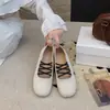 Sapatos Mary Janes com Tiras e Bico Redondo 2026 com Novos Sapatos Baixos de Sola Única para Mulheres Sola Macia Estilo Delicado Sapatos Baixos de Camurça Estilo Retro