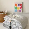 Colcha de punto estilo INS con diseño de nube de dibujos animados para primavera y otoño, colcha de invierno suave y cálida con borde enrollado, lavable a máquina, adecuada para uso en dormitorio