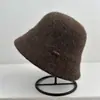Sombrero de pescador liso versátil estilo japonés, adecuado para cabezas grandes, hace que la cara se vea más pequeña, sombrero de cubo cálido y protector de orejas, sombrero casual versátil estilo coreano
