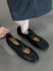 Versão em pele de ovelha 2026 novos sapatos Mary Jane rasos de bico quadrado vintage para mulheres, sapatos casuais slip-on de couro genuíno para o dia a dia