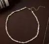 Colar Barroco de Pérolas Naturais de Alto Brilho, Design de Nicho Versátil Francês, Corrente Elegante para Clavícula, Estilo Liso Moderno e Simples