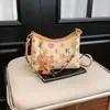 Bolsas de nicho de alta gama para mujer 2026 nuevo elegante bolso cruzado bordado súper popular chic bolso de un solo hombro para llevar debajo del brazo