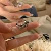 Anillo cruzado liso ~ Anillo de estilo simple y ligero de lujo para mujer, diseño de nicho, anillo de dedo avanzado, nueva moda 2022