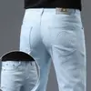 Jeans para hombre de marca italiana de alta gama y tendencia, nuevos pantalones casuales largos de verano ajustados estilo cigarette azul claro estilo europeo