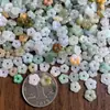 Myanmar Jade A mercancías hielo tricolor pequeñas flores accesorios sueltos accesorios DIY con cuentas tejido con pétalos accesorios al por mayor