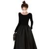 Vestido Preto Estilo Hepburn Nova Coleção Primavera 2025 Manga Longa Cintura Marcada Saia Evasê Vestido Preto Pequeno Fashion e Versátil para Mulheres