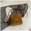 Bolsa de Hombro Popular de Este Año para Mujer 2025 Nueva de Nicho Versátil Retro para Viajar Bolso de Mano Cruzado de Moda